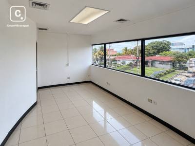 Edificio en alquiler en Altamira, Managua – 75 m²