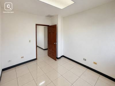 Edificio en alquiler en Altamira, Managua – 100 m²