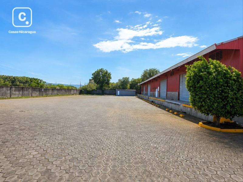 Bodega en alquiler en Carretera Nueva León, Managua – 3,921 m²