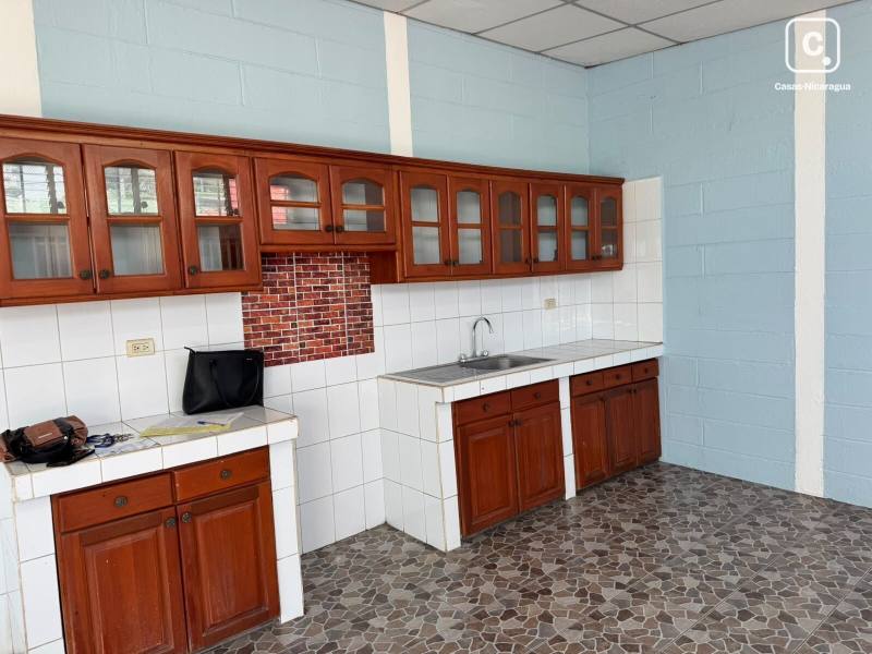 Casa en alquiler en Managua – 4 hab, 12 m²