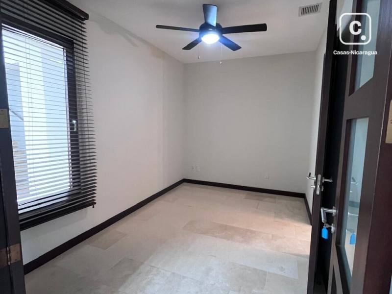 Apartamento en alquiler en Santo Domingo, Managua – 2 hab, 138 m²