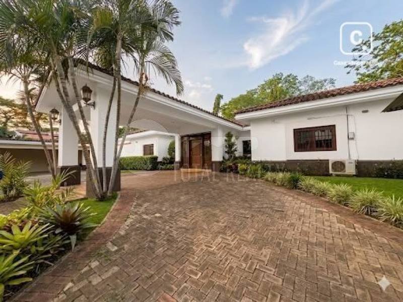 Casa en venta en la Estancia de Santo Domingo, Managua