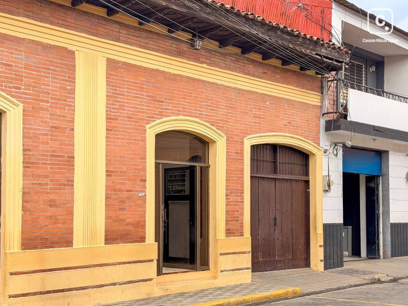 Local comercial en venta en León – 637 m²