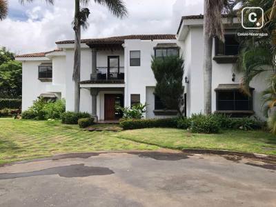 Casa en venta o alquiler en Santo Domingo, Managua – 5 hab, 620 m²