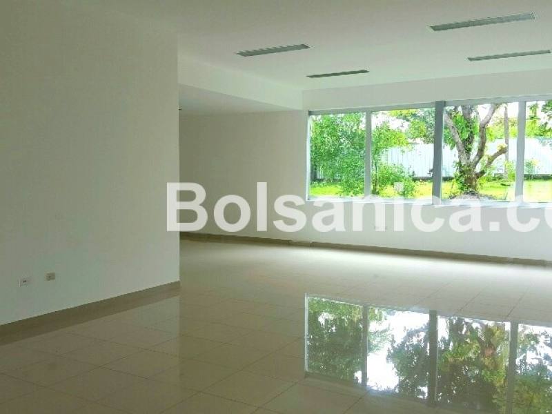 Se alquila local comercial en Las Colinas, Managua