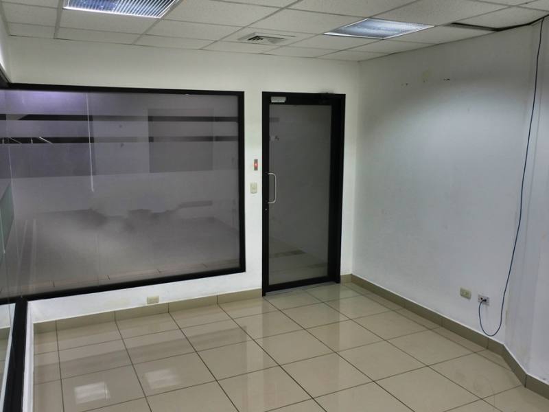 Alquiler de Oficina en Edificio Corporativo, Jean Paul Genie