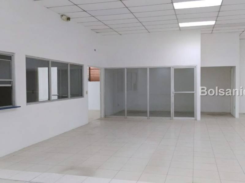 Alquiler de Bodega con Oficinas y Showroom, Carretera Norte