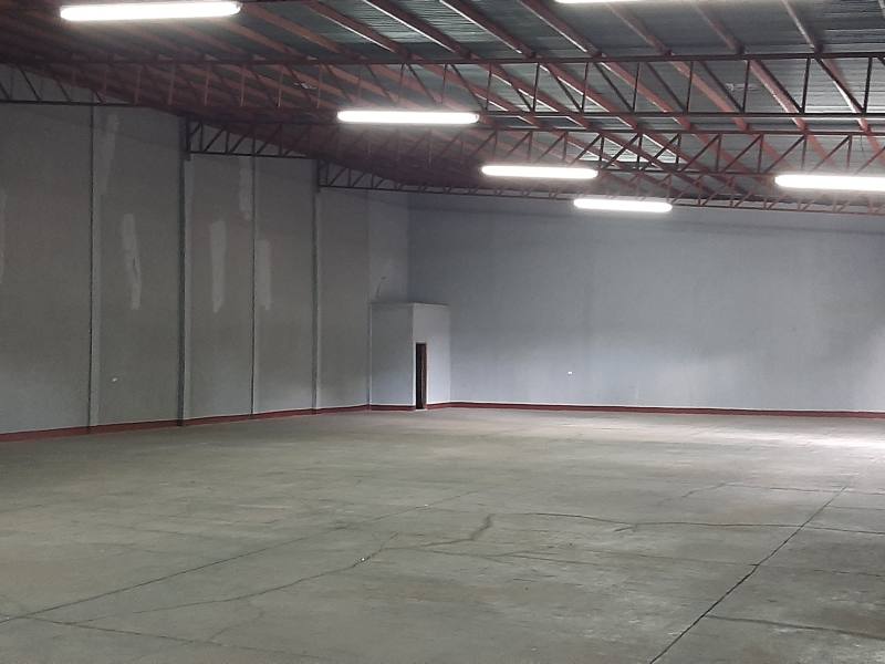 Se alquila Bodega de 800 m2 carretera norte