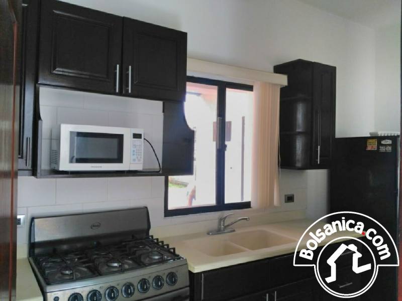Alquiler de Apartamento amueblado en Las Colinas, Managua.