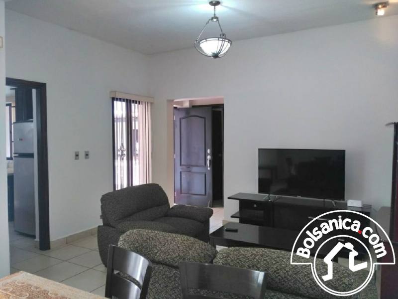 Alquiler de Apartamento amueblado en Las Colinas, Managua.