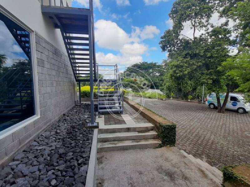 Alquiler de Edificio 805 m2