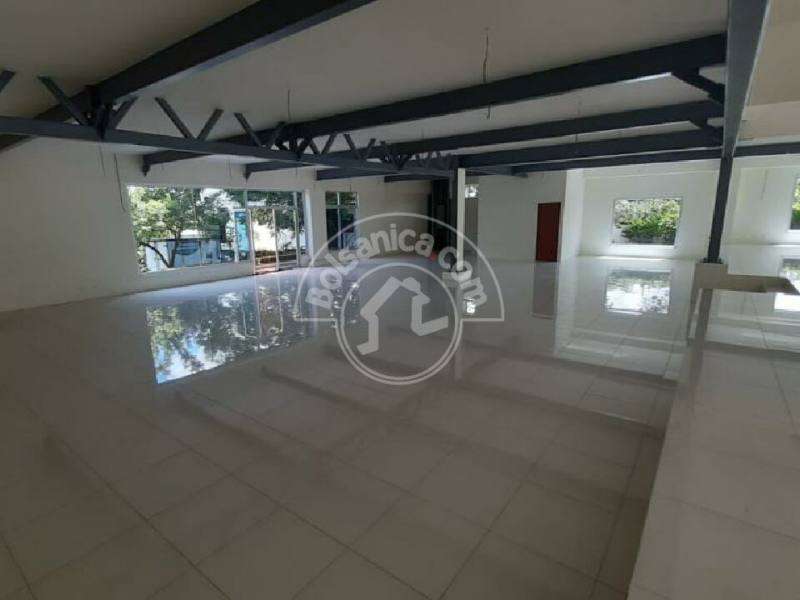Alquiler de Edificio 805 m2