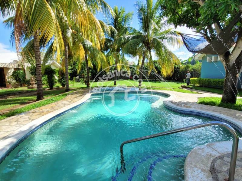 Venta de Condo con 3 casas Carretera Masaya km 12