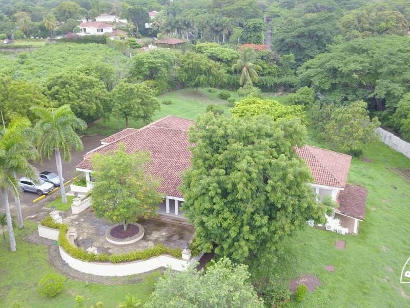 Venta de Edificio Corporativo ,en Las Cumbres