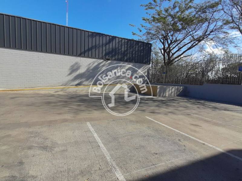 Alquiler de Módulo Comercial frente a Carretera Norte