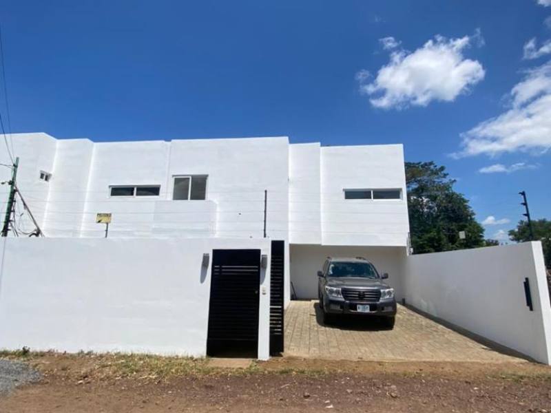 Alquiler o Venta de Casa en las Colinas