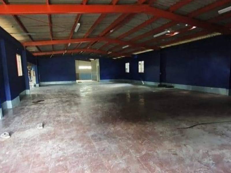 Alquiler bodega 550 M2 con 2500 v2, zona ENEL CENTRAL