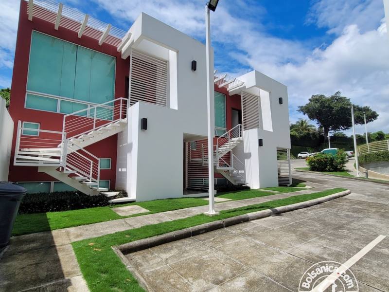 Alquiler de apartamento Pinares de Santo Domingo