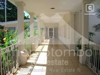 Local comercial en venta o alquiler en Bolonia, Managua – 863 m²