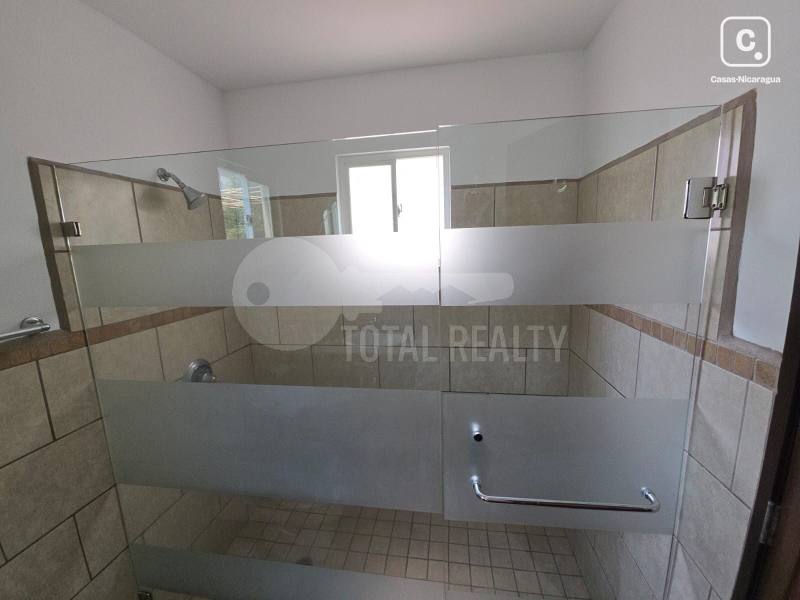 Casa en renta en Cumbres de Las Colinas, Managua