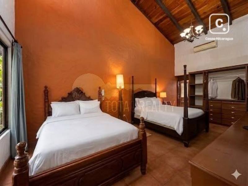 Casa en venta en Villa Fontana Sur, Managua