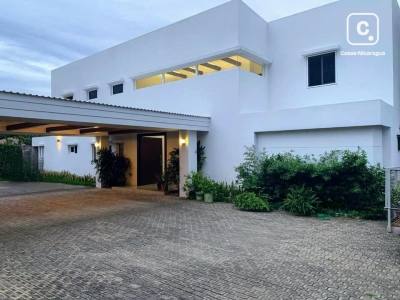Casa en venta en Santo Domingo, Managua – US$ 900,000