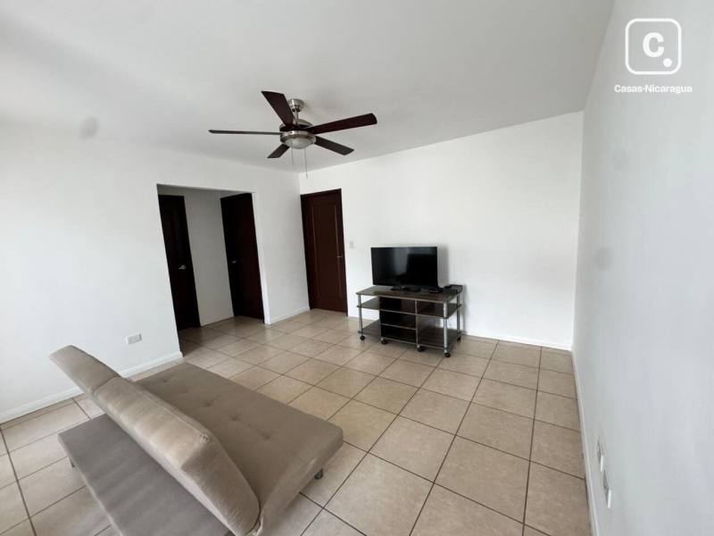 Casa en alquiler en Las Colinas, Managua