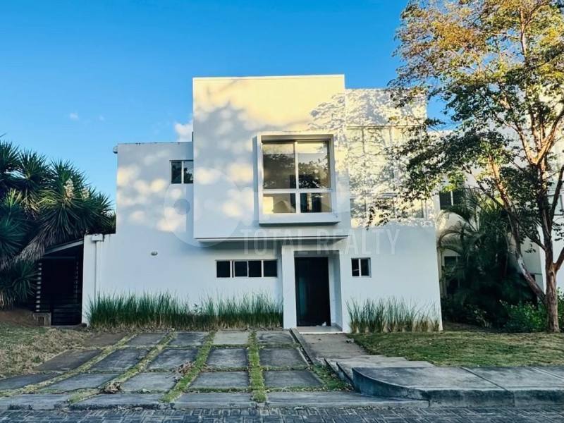 Casa en venta en Santo Domingo, Managua – US$ 320,000