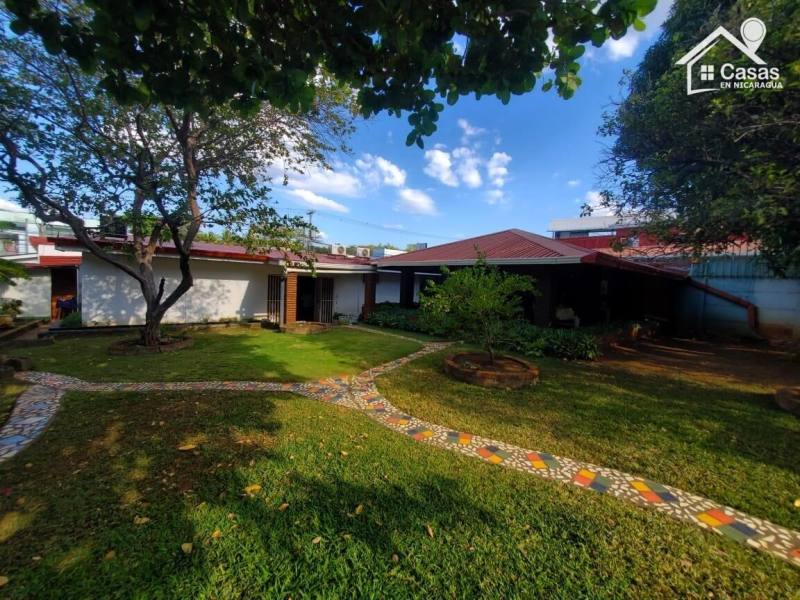 Casa en venta en Los Robles, Managua