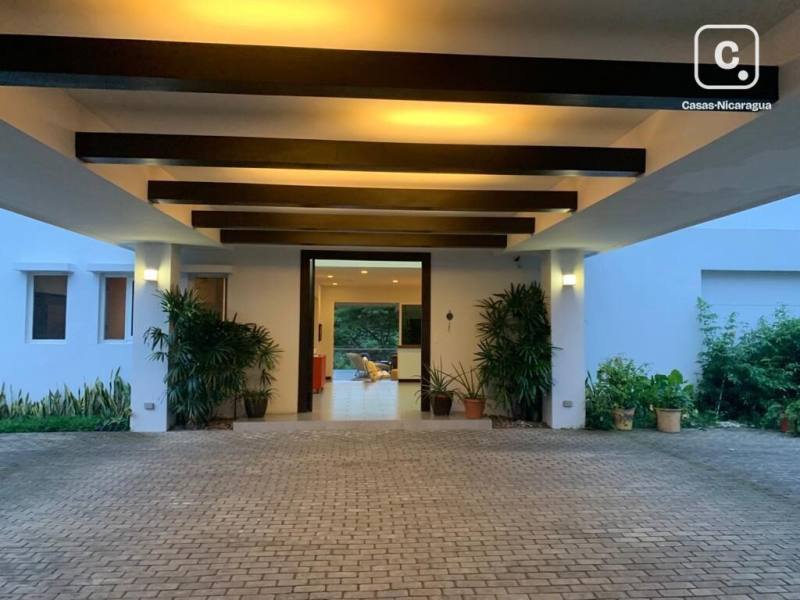 Casa en venta en Santo Domingo, Managua – US$ 900,000