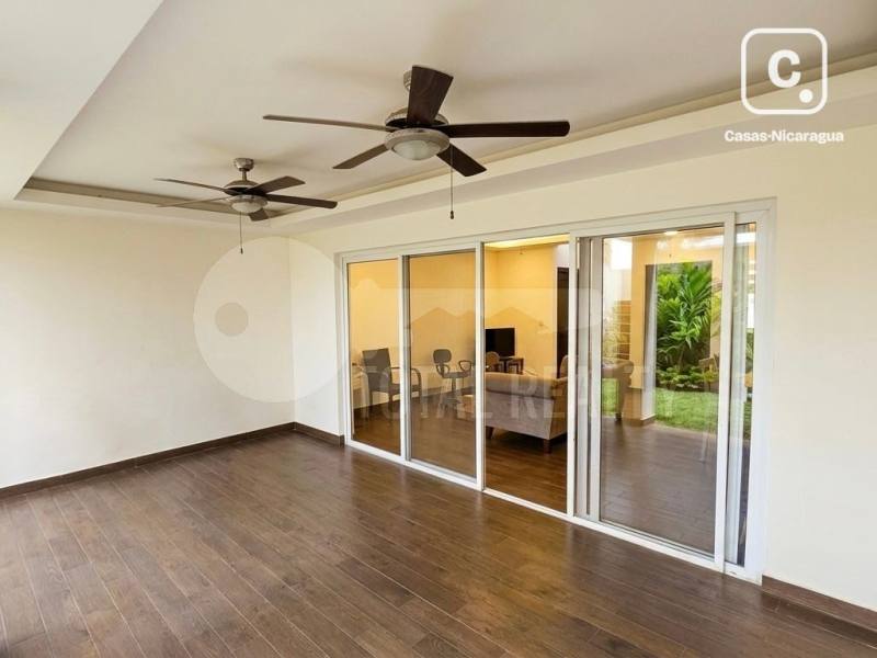 Casa en alquiler en Santo Domingo, Managua – US$ 1,750/mes