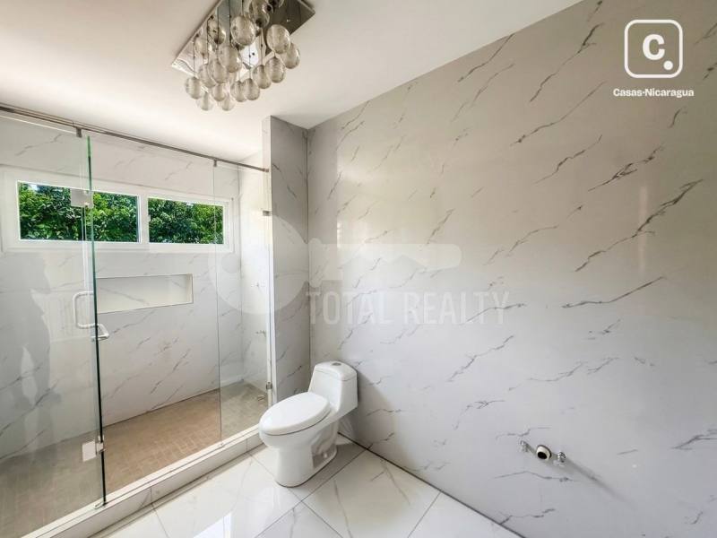 Casa en venta en Las Colinas, Managua – US$ 380,000