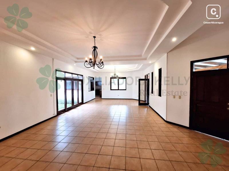 Casa en venta en Las Colinas, Managua – 3 hab, 235 m²