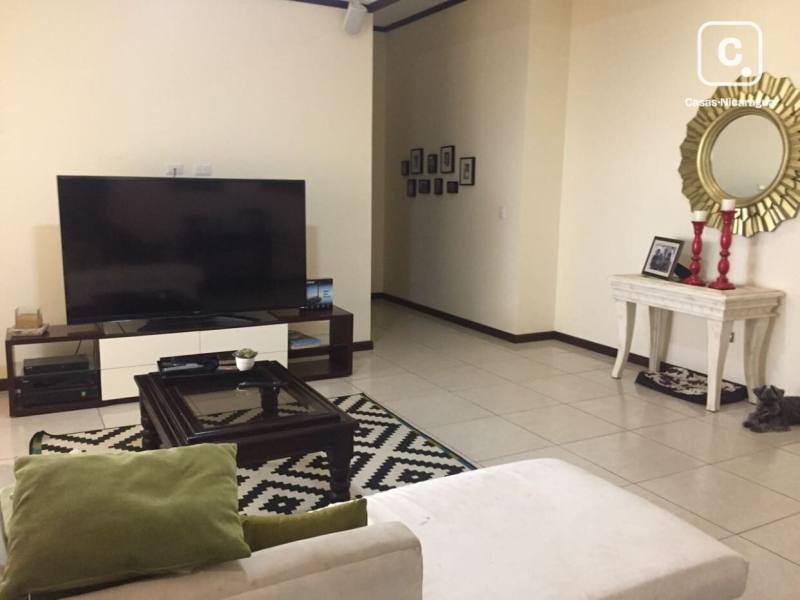 Casa en venta en Santo Domingo, Managua – 4 hab, 365 m²