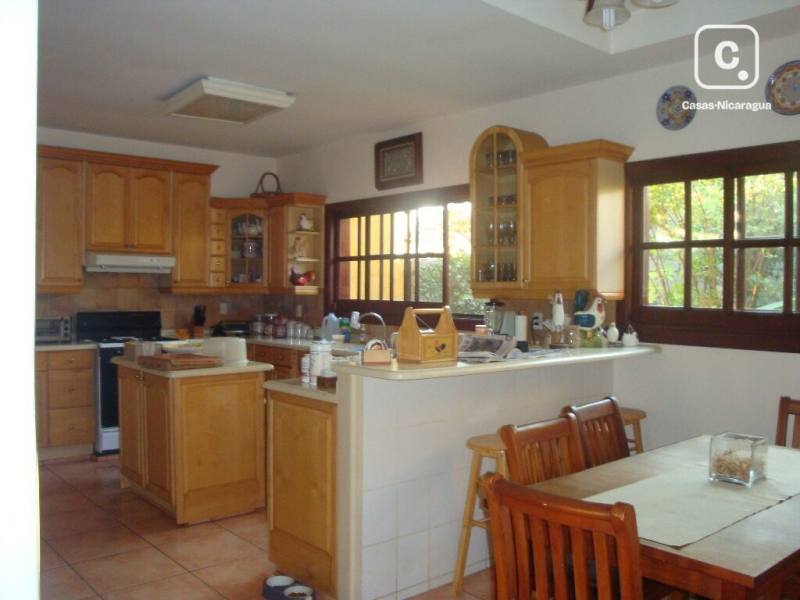 Casa en venta en Las Colinas, Managua – 4 hab, 495 m²