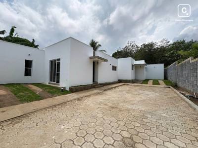 Casa en venta en Santo Domingo, Managua – 8 hab, 333 m²
