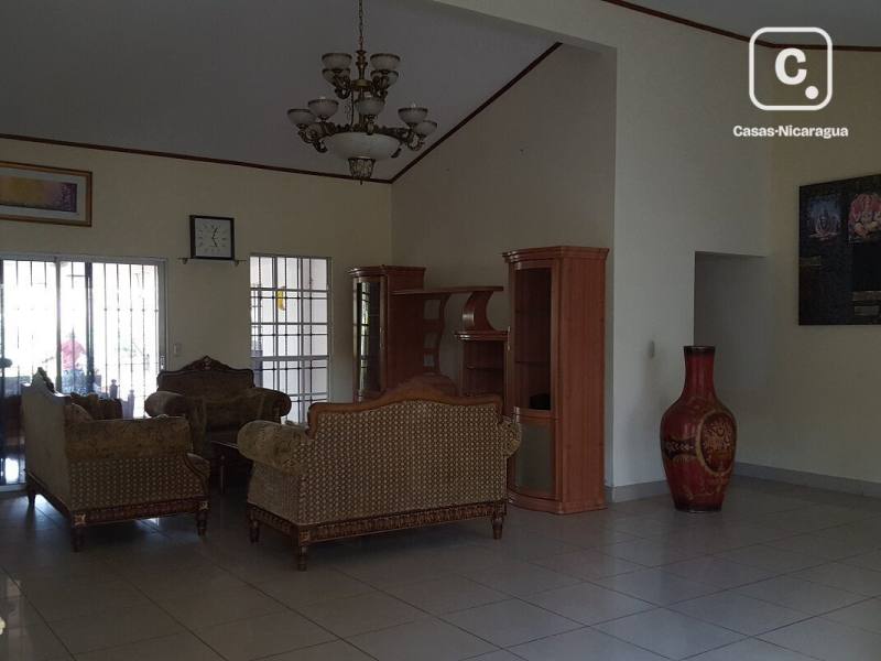Casa en venta en Pista Jean Paul Genie, Managua – 4 hab, 320 m²
