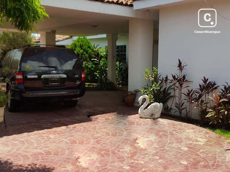 Casa en venta en Pista Jean Paul Genie, Managua – 4 hab, 320 m²