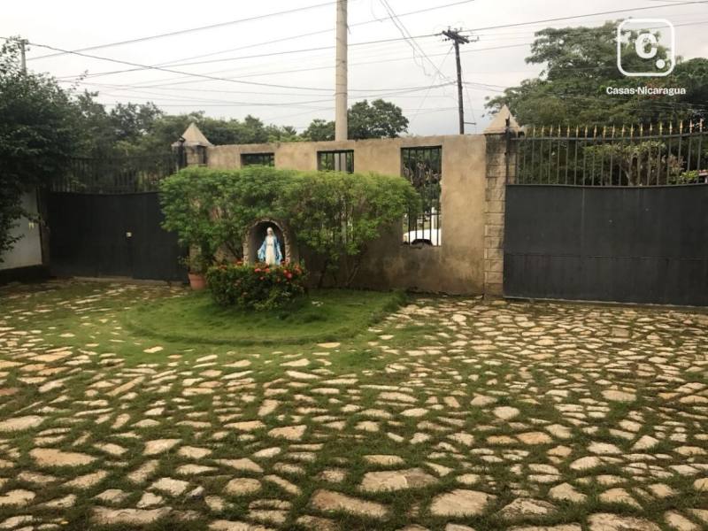 Casa en venta en Veracruz, Managua – 5 hab, 2,400 varas²