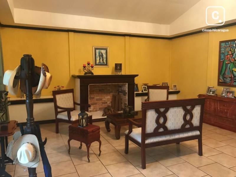 Casa en venta en Veracruz, Managua – 5 hab, 2,400 varas²