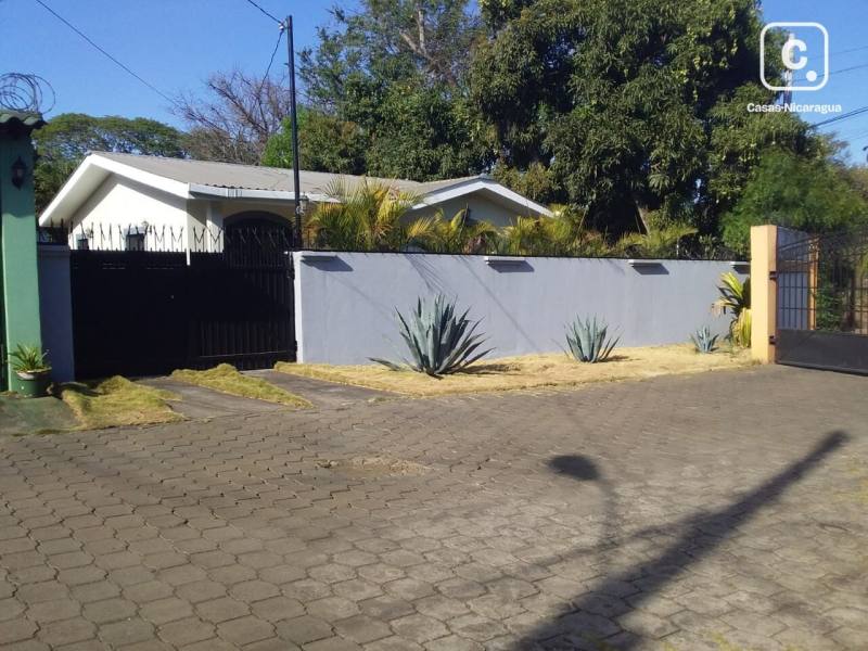 Casa en venta en Carretera Masaya, Managua – 2 hab, 674 varas²