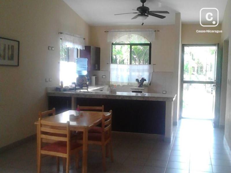Casa en venta en Carretera Masaya, Managua – 2 hab, 674 varas²