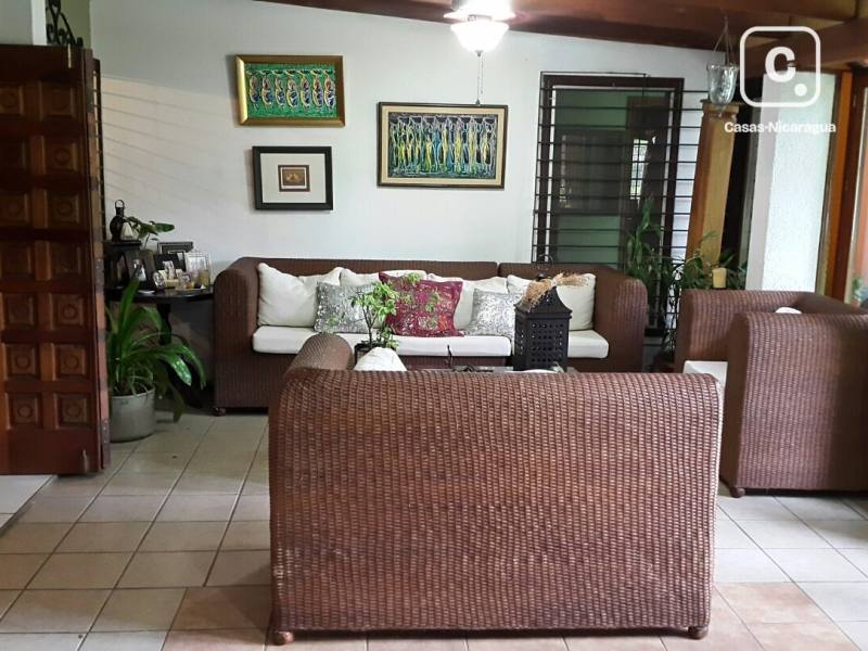 Casa en venta en Santo Domingo, Managua – 4 hab, 400 m², US$ 350,000