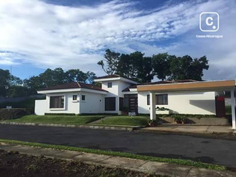 Casa en venta en Santo Domingo, Managua – 3 hab, 283 m², US$ 380,000