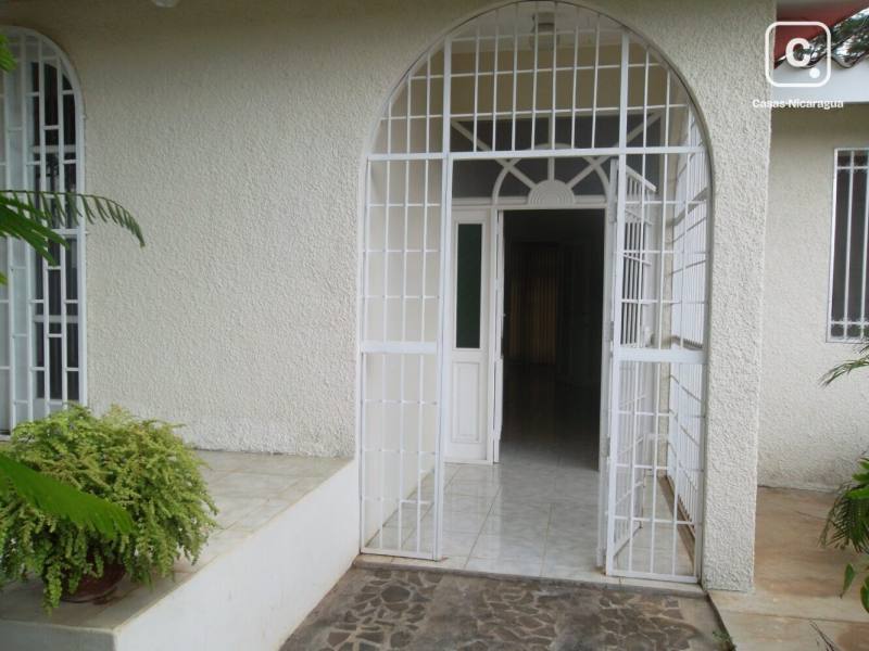 Casa en venta en Carretera Sur, Managua – 3 hab, 2,300 varas²