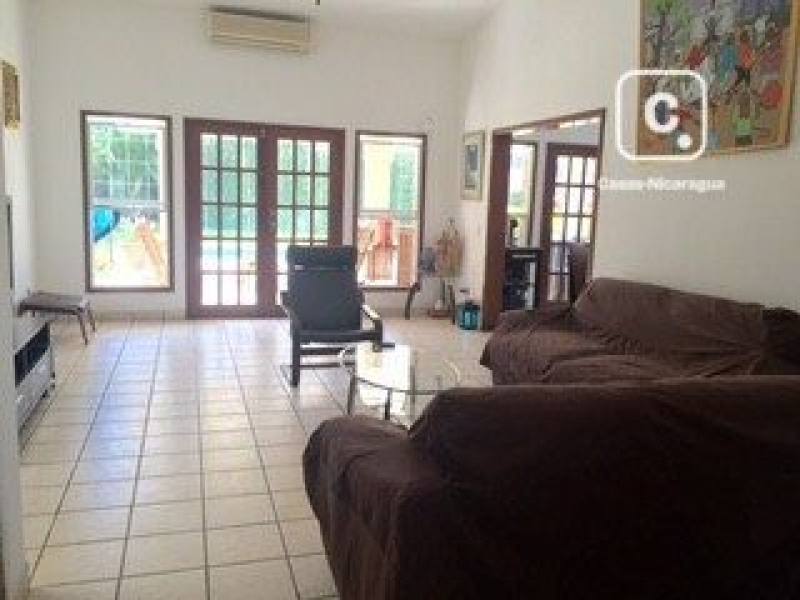 Casa en venta en Santo Domingo, Managua – 4 hab, 267 m²