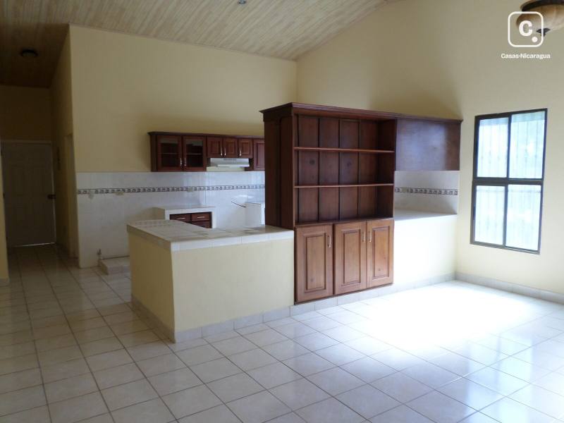 Casa en venta en Carretera Sur, Managua – 3 hab, 2,500 varas²