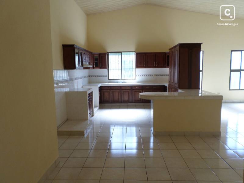 Casa en venta en Carretera Sur, Managua – 3 hab, 2,500 varas²