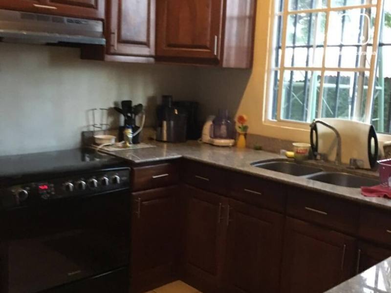 Casa en venta en Villa Fontana, Managua – 2 hab, 270 m²
