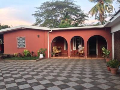 Casa en venta en Carretera Nueva León, Managua – 5 hab, 300 m²